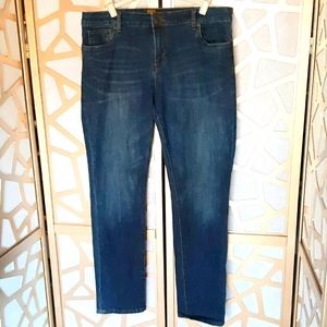 NWOT KUTKloth Straight Leg Jeans